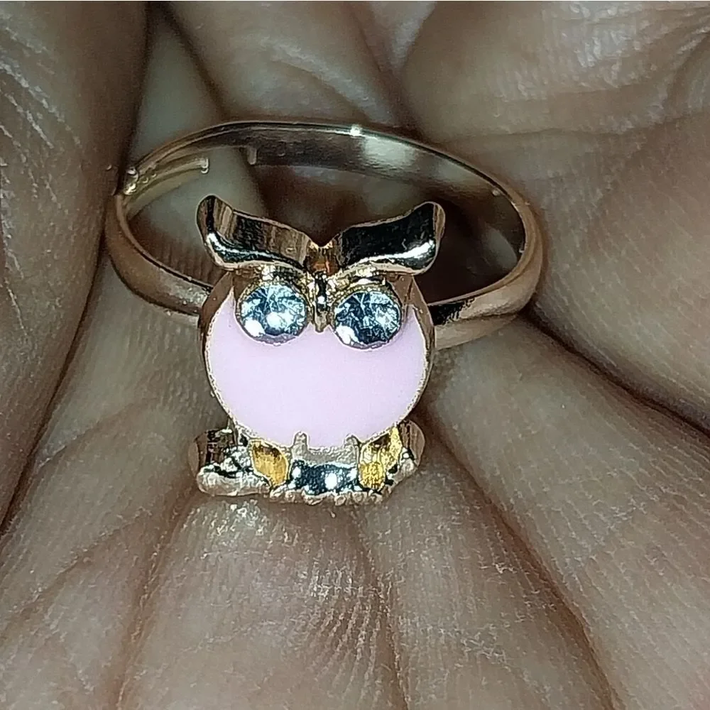 Super cute girls jeweled adjustable ring